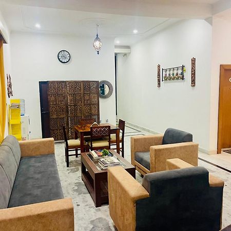 La Curcuma Luxury Homestay Khadzsuráhó Kültér fotó
